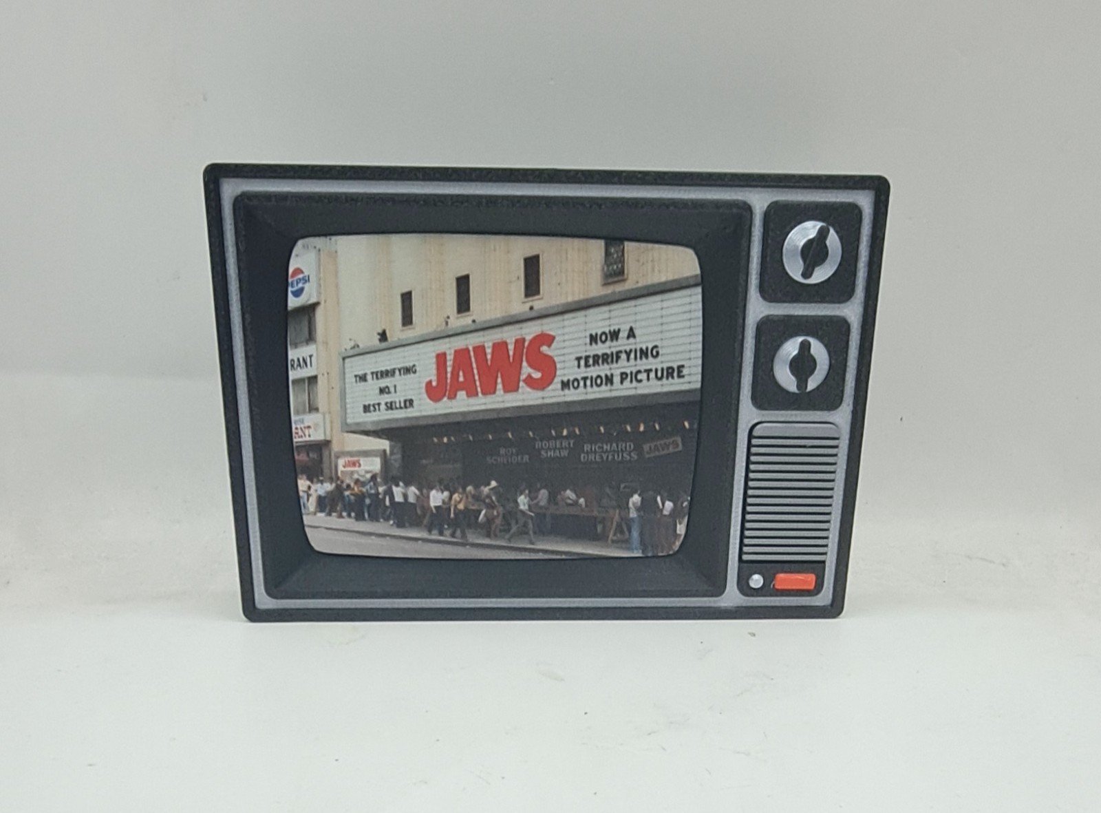 JAWS Movie Premiere Retro TV Display Stand Desk Art 1970s