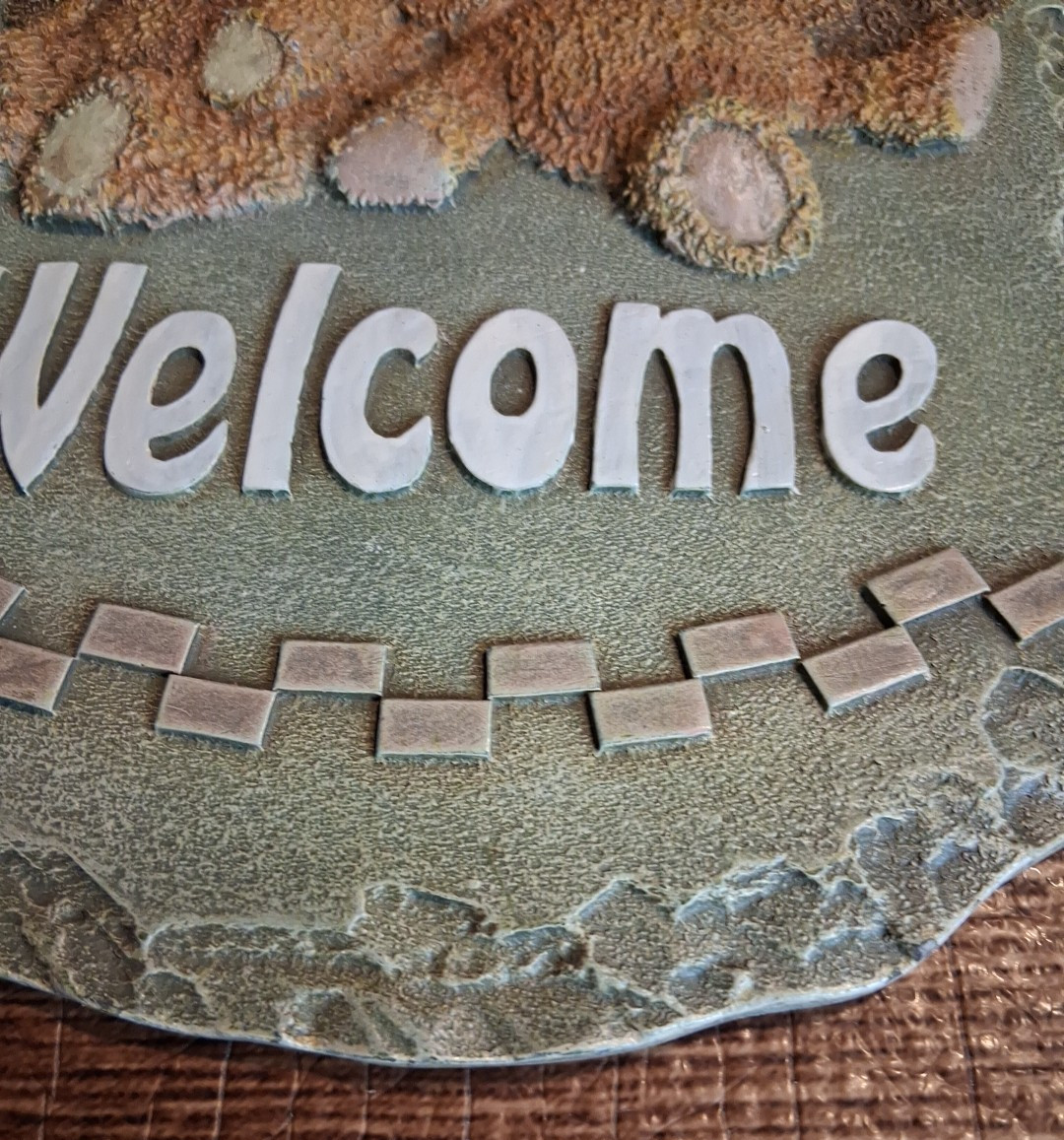 Granny Core Teddy Bear Collector Wall Art Welcome Sign Resin Cottage Decor Vtg