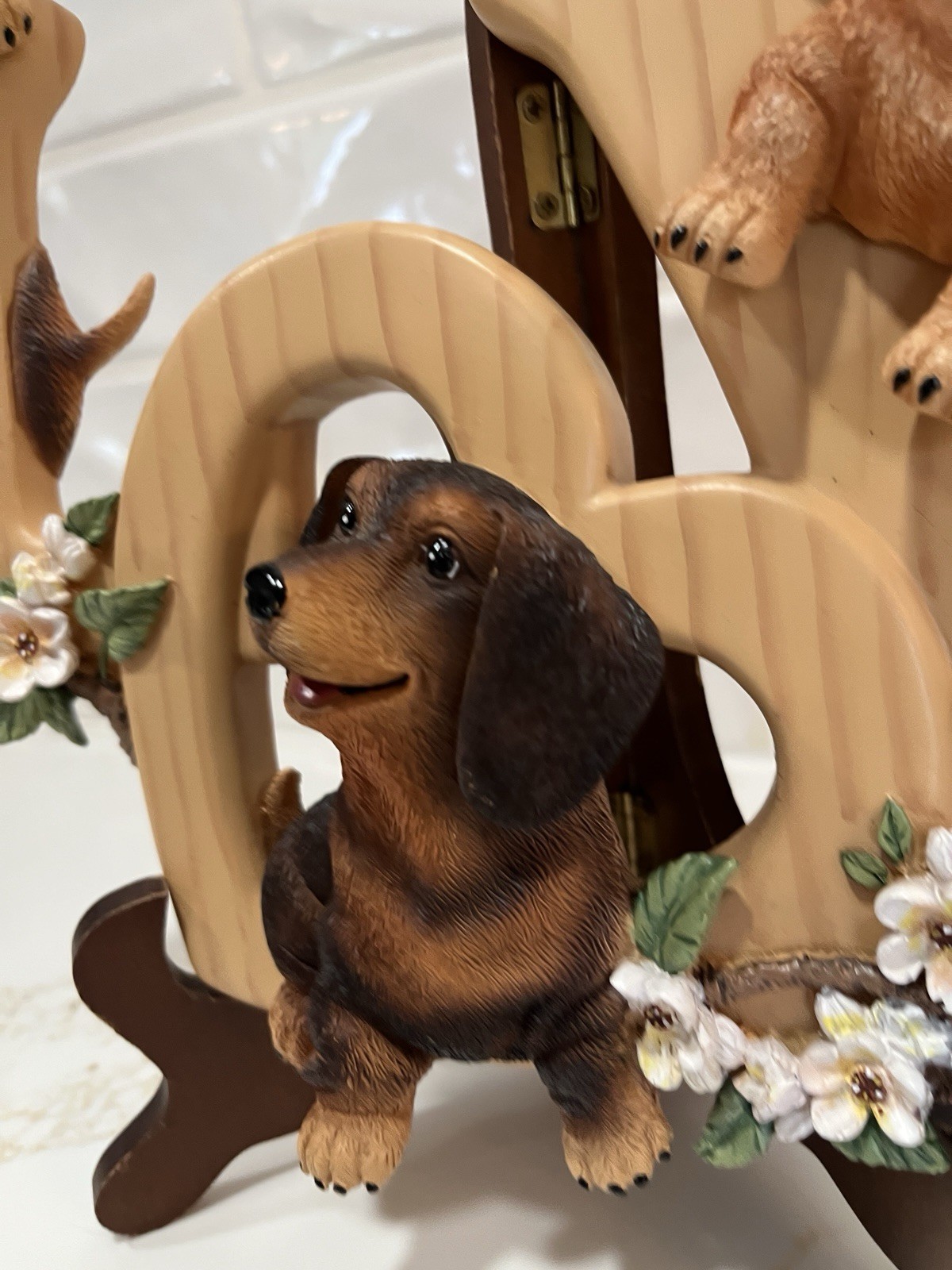 Adorable 12”.5 X 9” 3D Resin Love My Dachshunds Wall Plaque