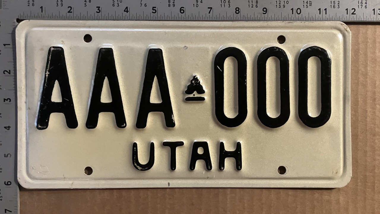 1973 Utah sample license plate AAA-000 BEEHIVE 21820
