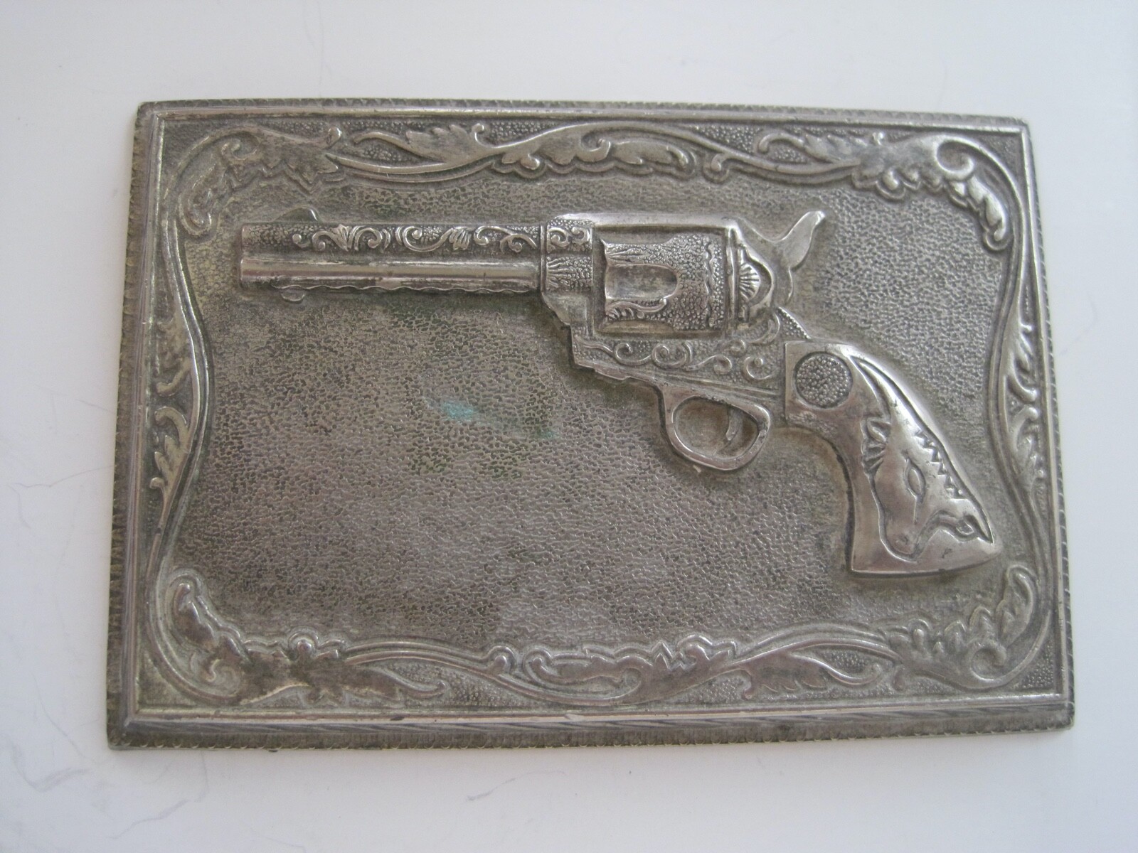 Six Shooter Rectangle Metal Wall Decor Vintage 2.5″ x 4″