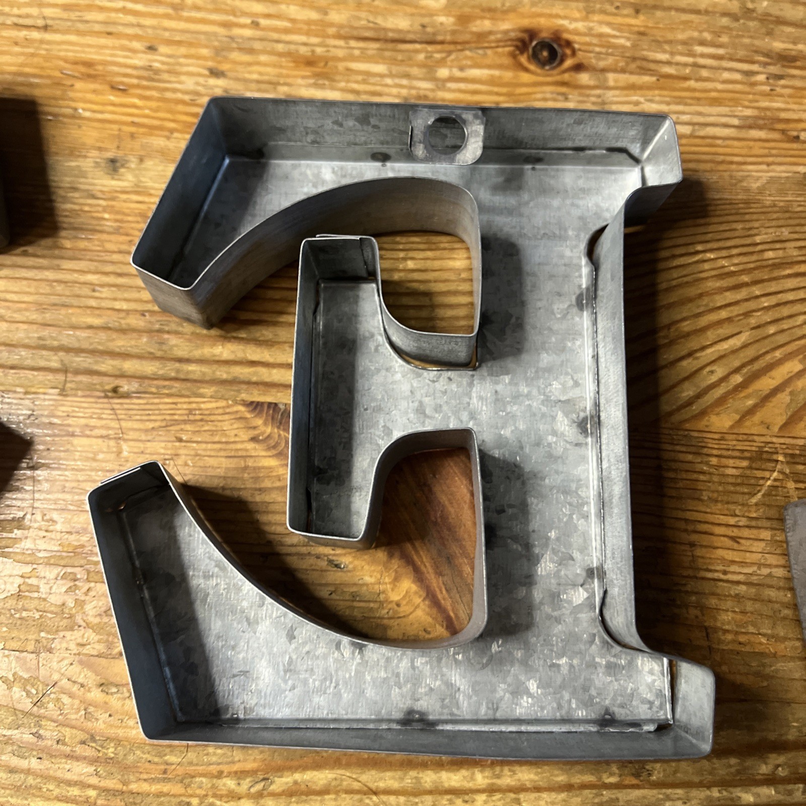 Metal Letter Lot 18 Free-Standing Table Wall Decorations Home Decor Industrial