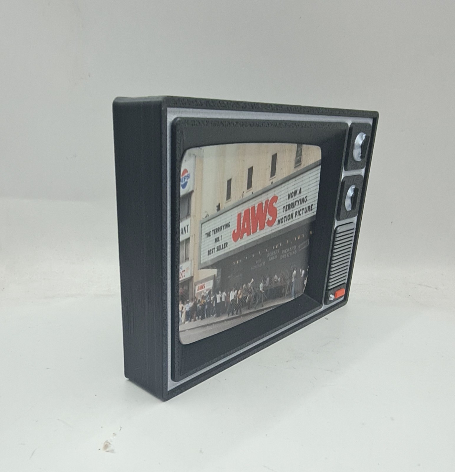 JAWS Movie Premiere Retro TV Display Stand Desk Art 1970s