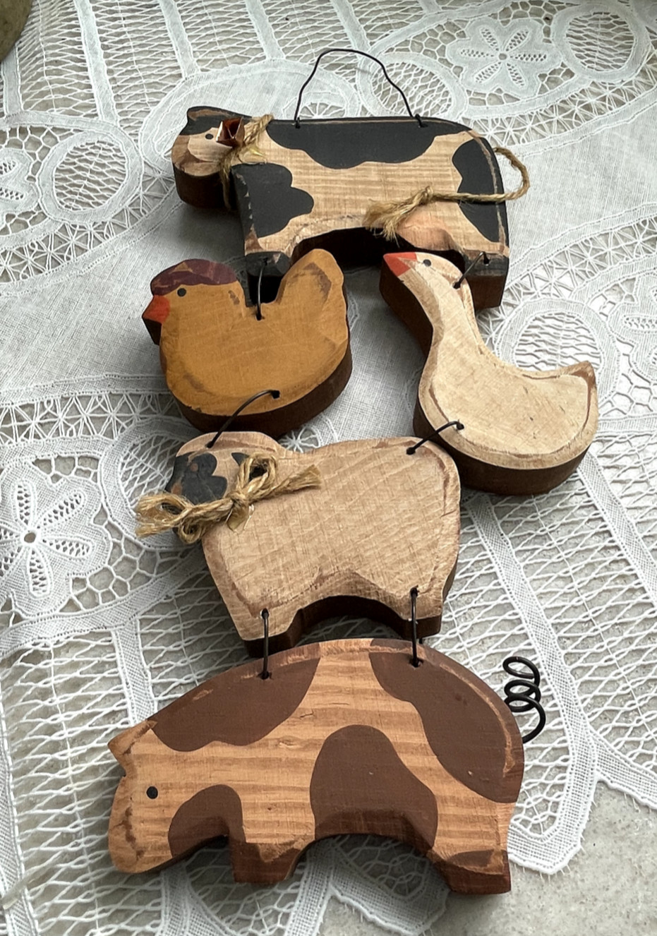 PRIMITIVE WOOD ANIMAL STACK WALL HANGING