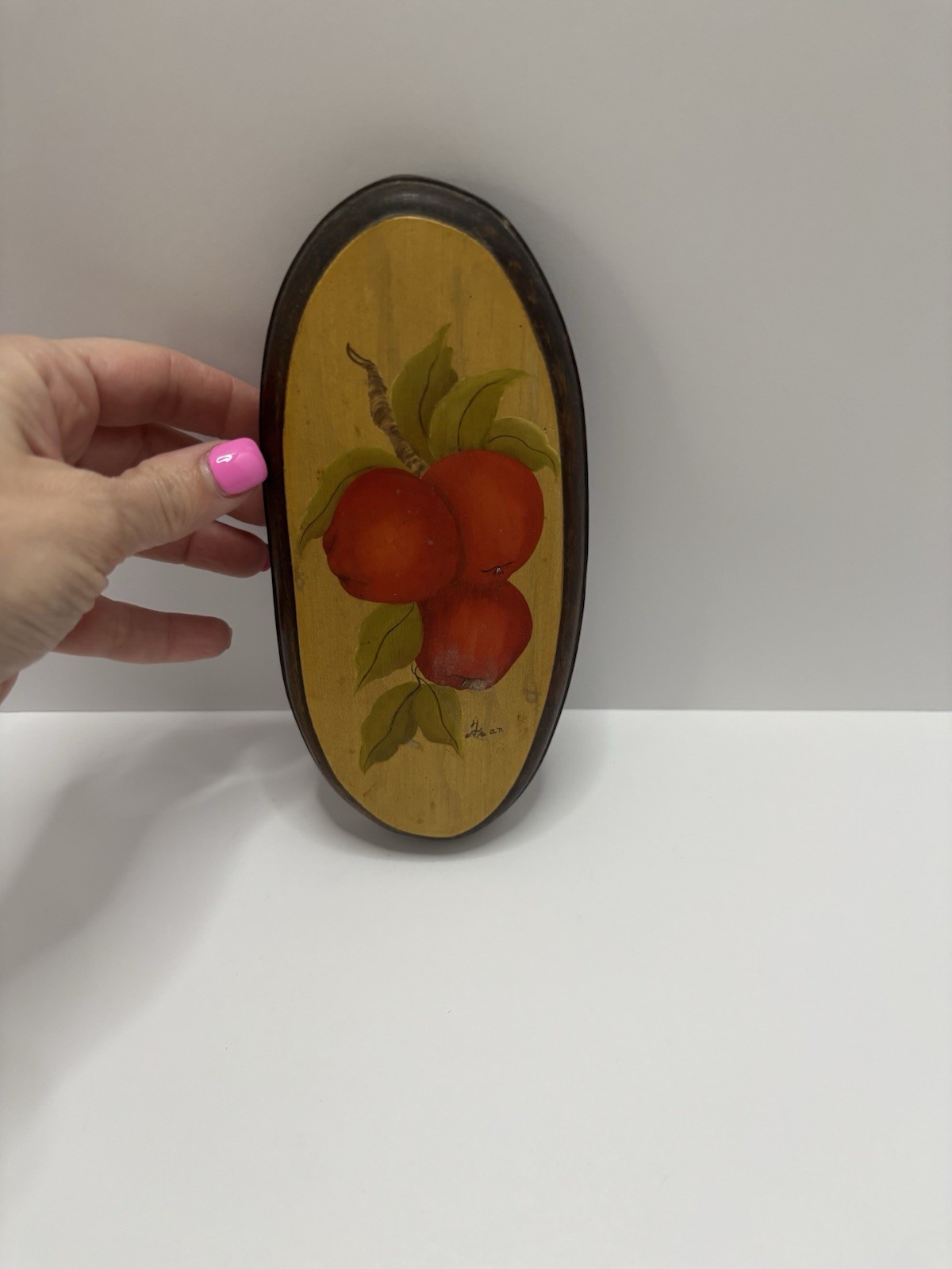 VTG Hand Painted Apples Plaque Natural Rustic Edge/Metal Hanger. ‘70’s