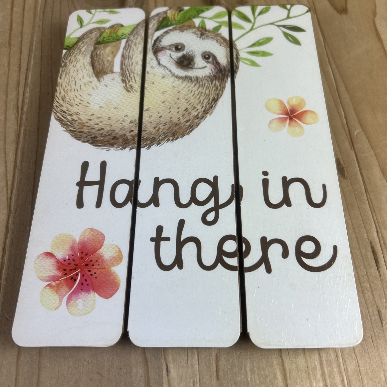 Hang In There Wood Sign Sloth Hanging Flowers 8.5×6.5 Inch Wall Decor