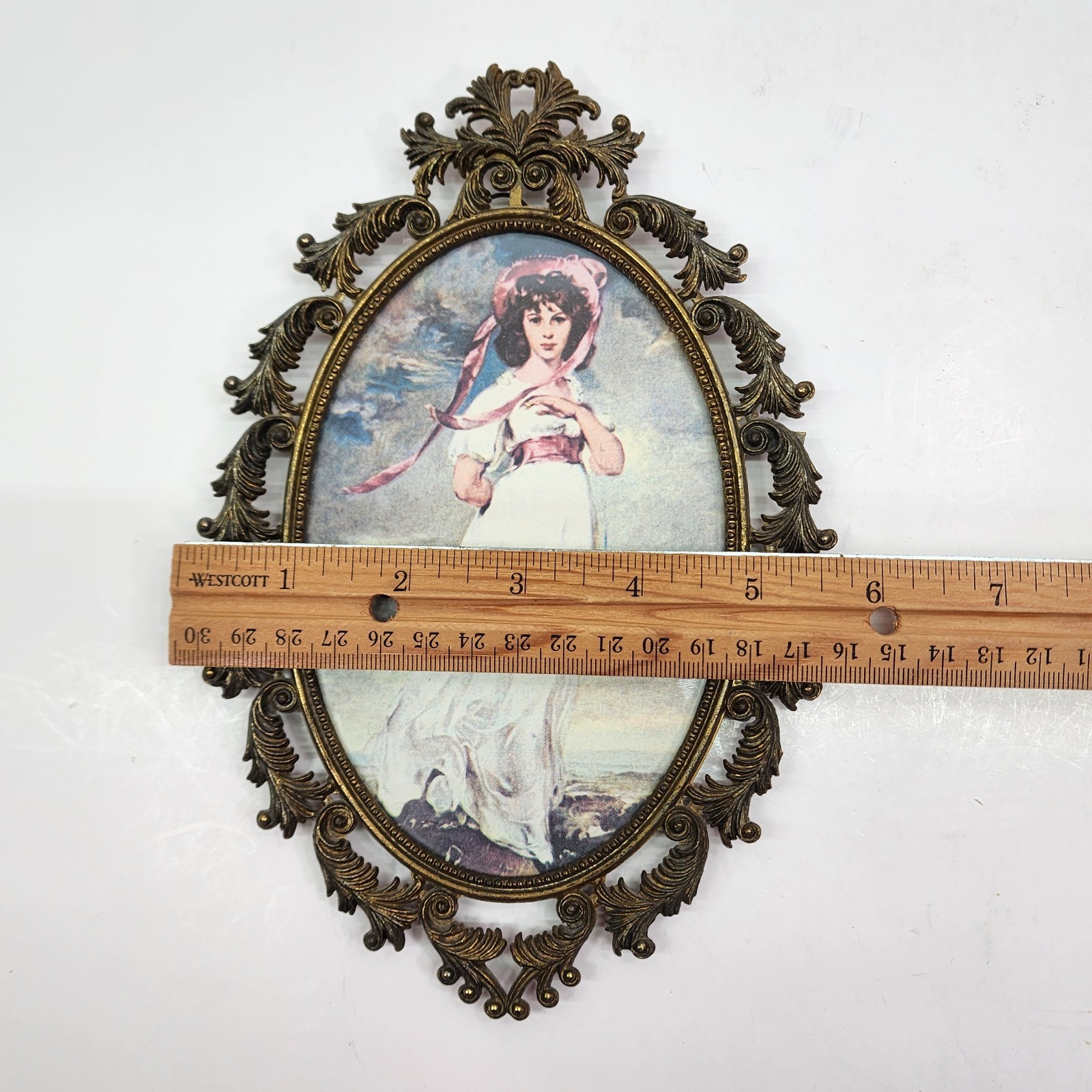 Vintage Italy Ornate Oval Wall Plaques Pair Baroque Portrait Prints Frames