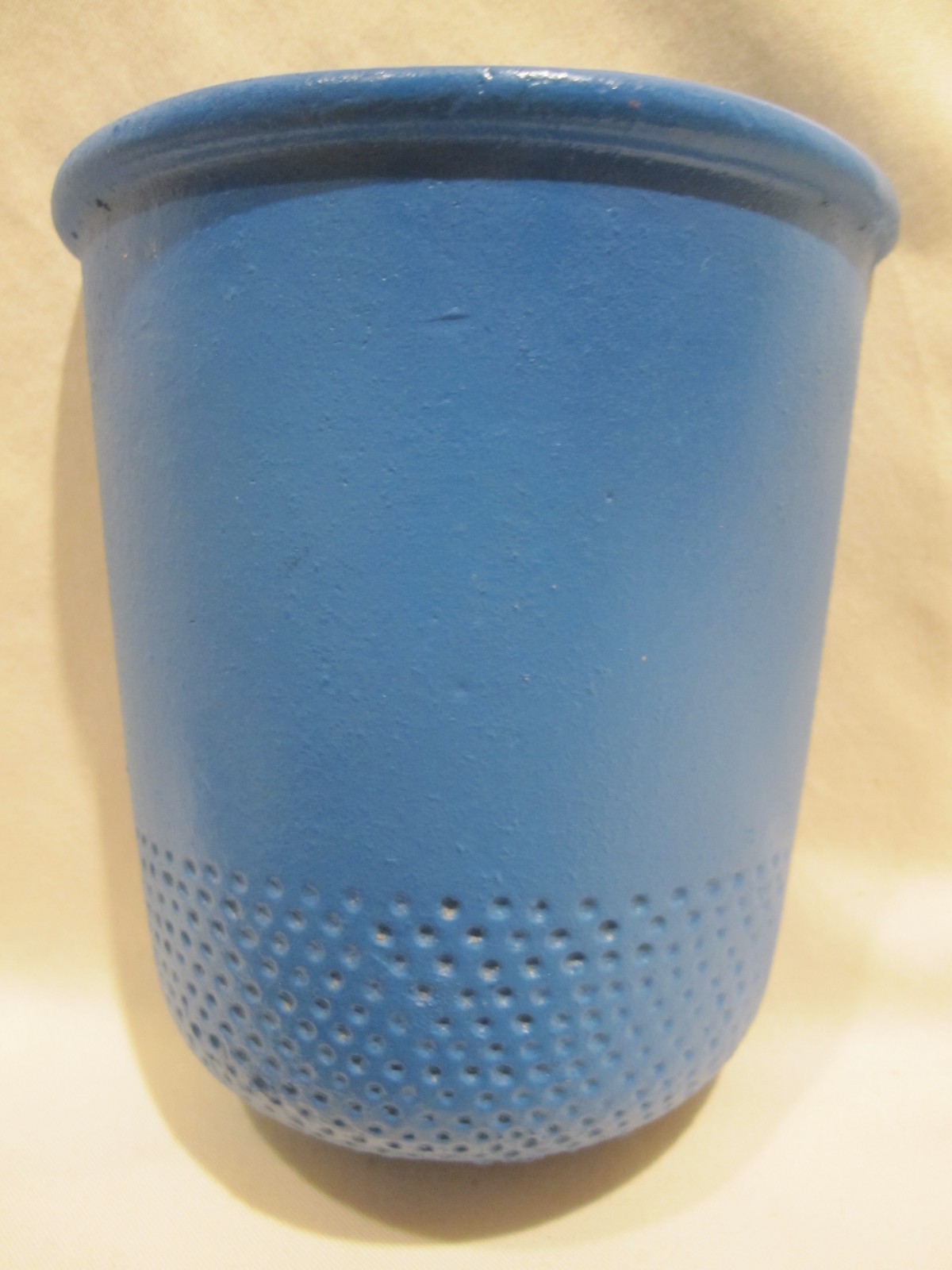 Vtg Craft Room Sewing 20″ Giant Wood Sissors & Cast Aluminum Thimble Wall Pocket