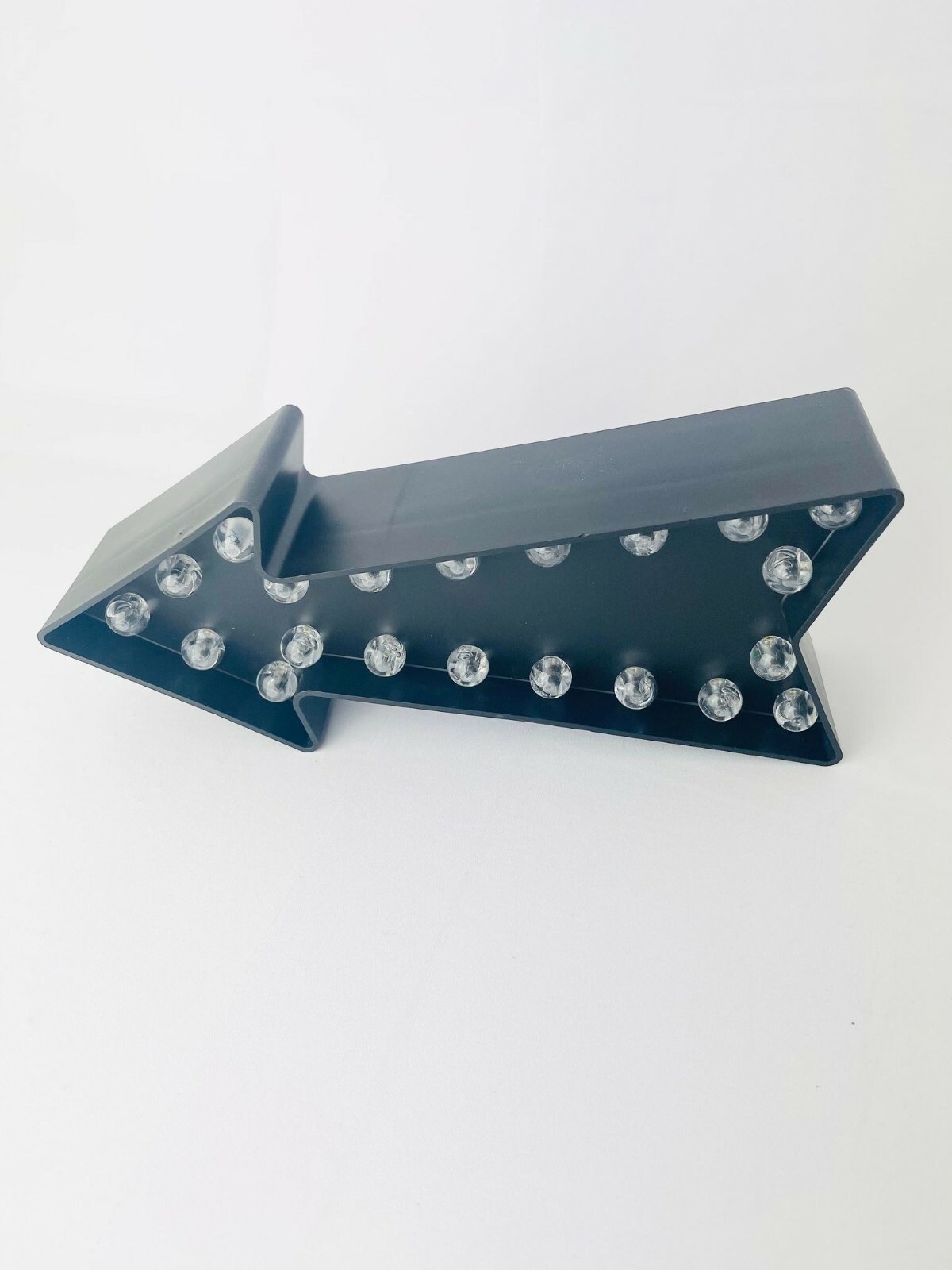 Black Marquee 3D Light Arrow Sign 11×4.5 inch, Battery Operated,2.5inch thick