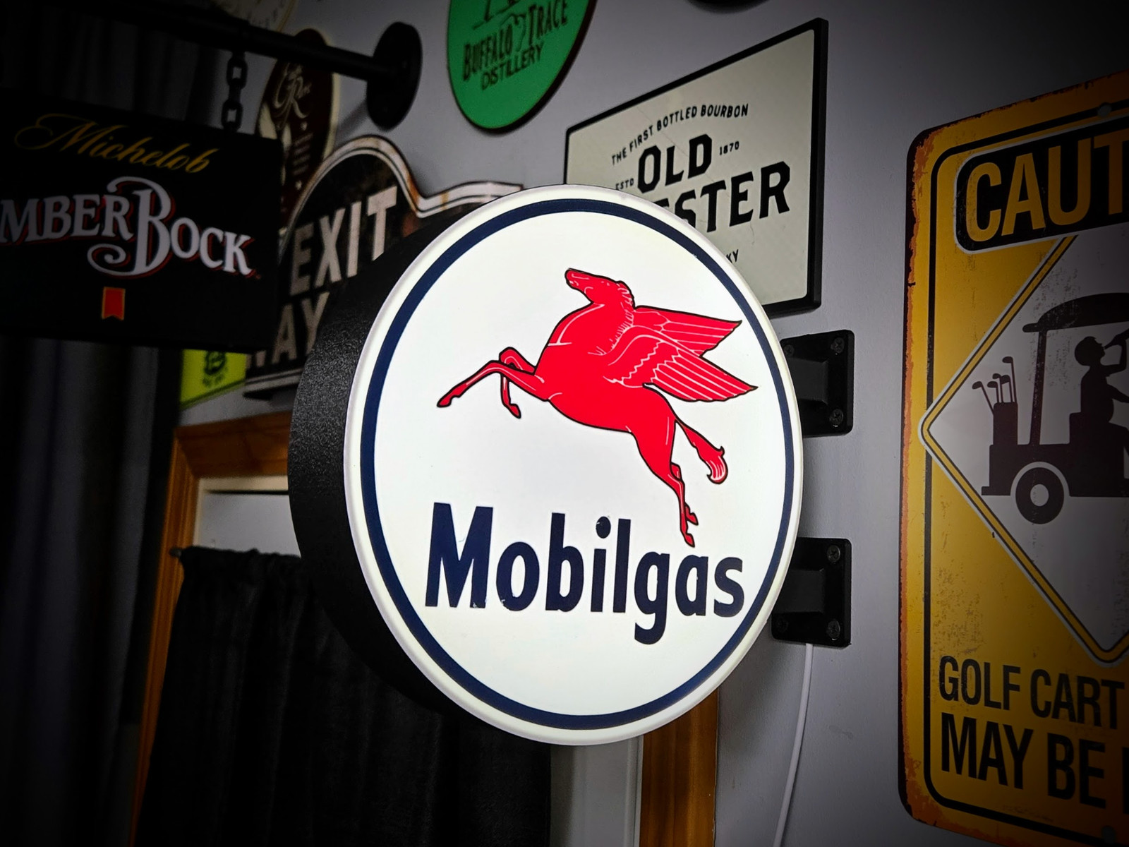 Mobilgas LED Lightbox Sign 3D Printed Round Wall Mount Man Cave Garage Decor