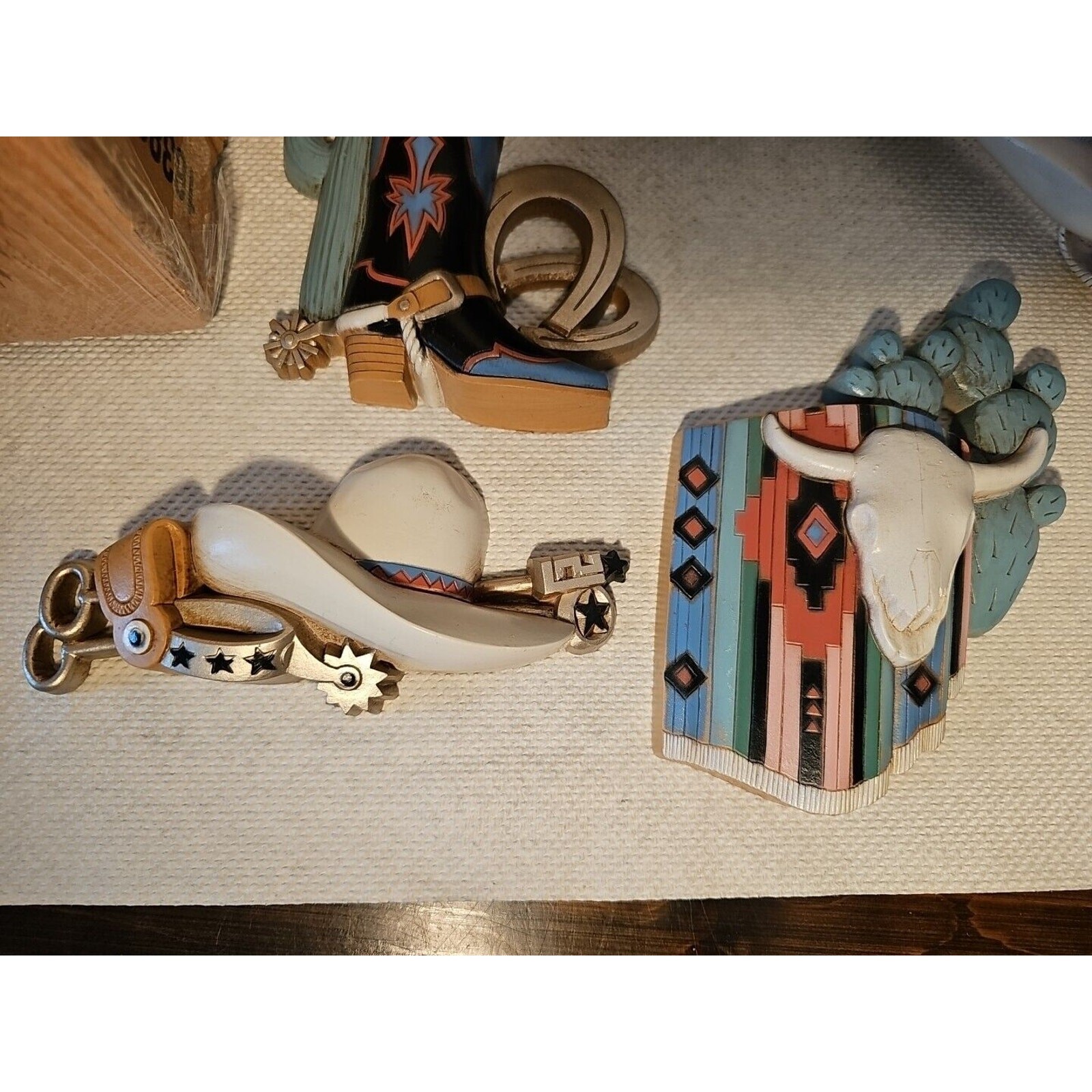 Burwood Western Theme Wall Plaques Plastic Ranch Saddle Decor Horse Theme