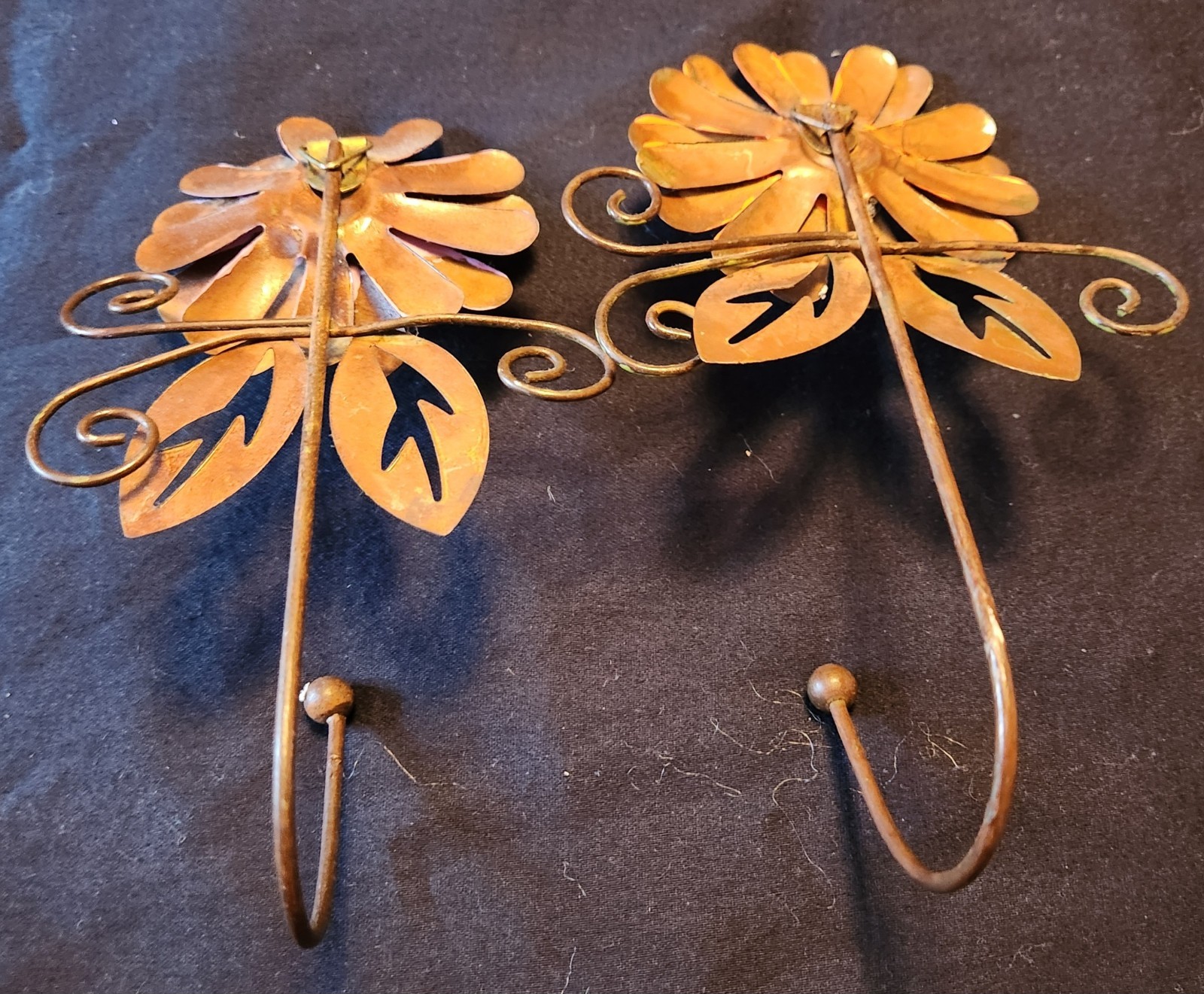 Wall Decor 2 Metal Flowers w/Hooks Purple and Orange Not For Heavy Use 6 inches