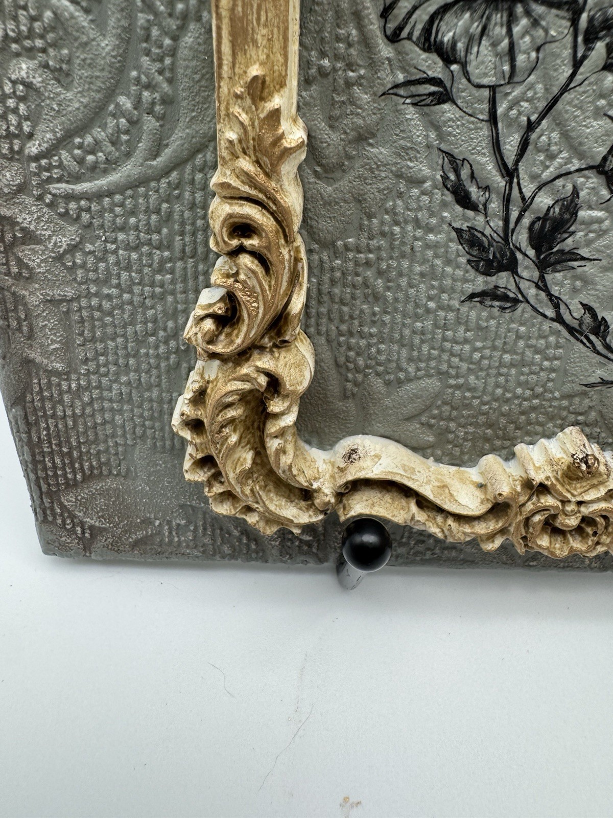 Handcrafted Vintage Inspired Framed Floral Plaque 8.75×6.75 Includes Stand