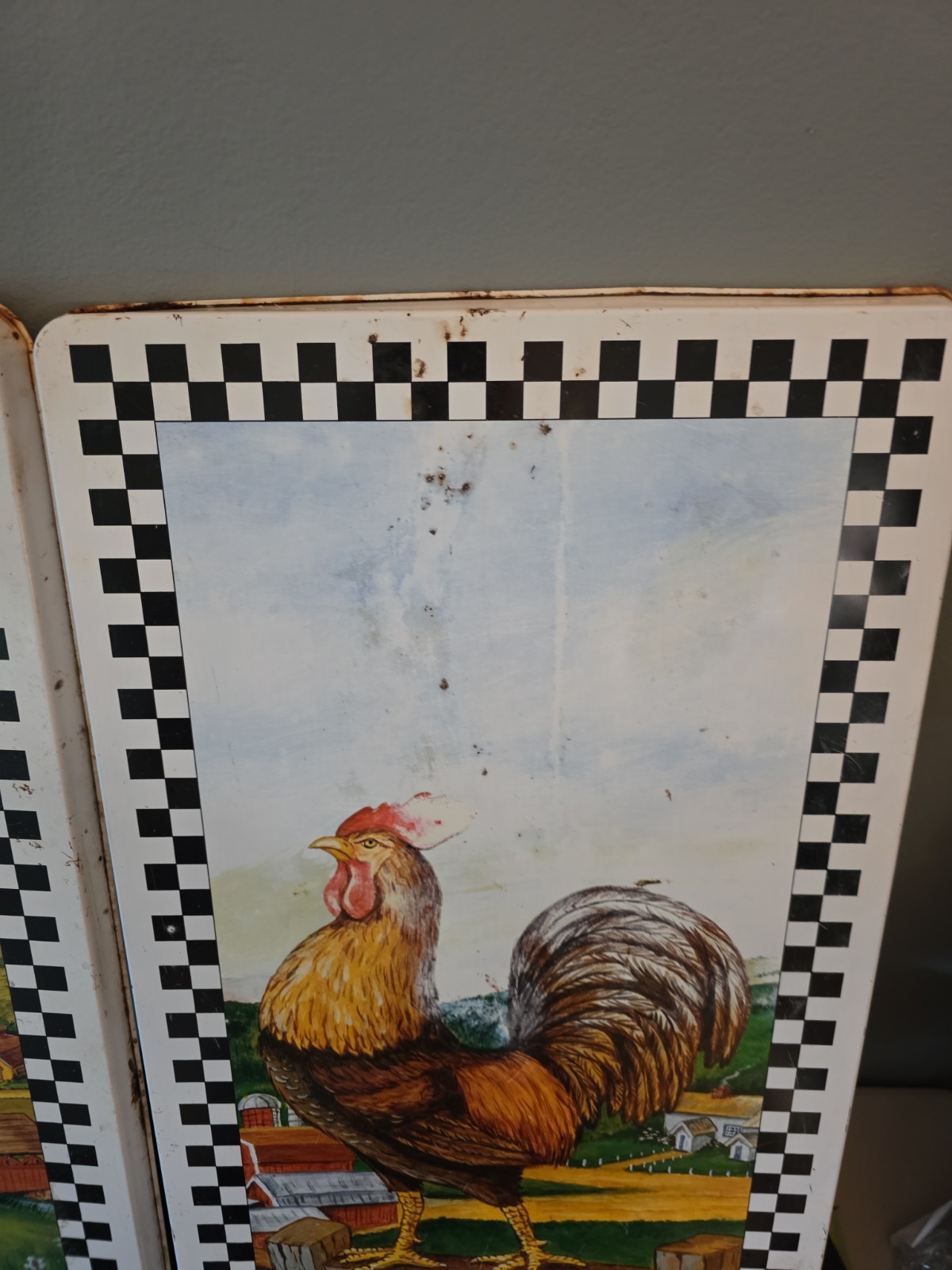 Vintage Pair Of Rooster Country Metal Tin Burner Cover Wall Art for Kitchen 2001