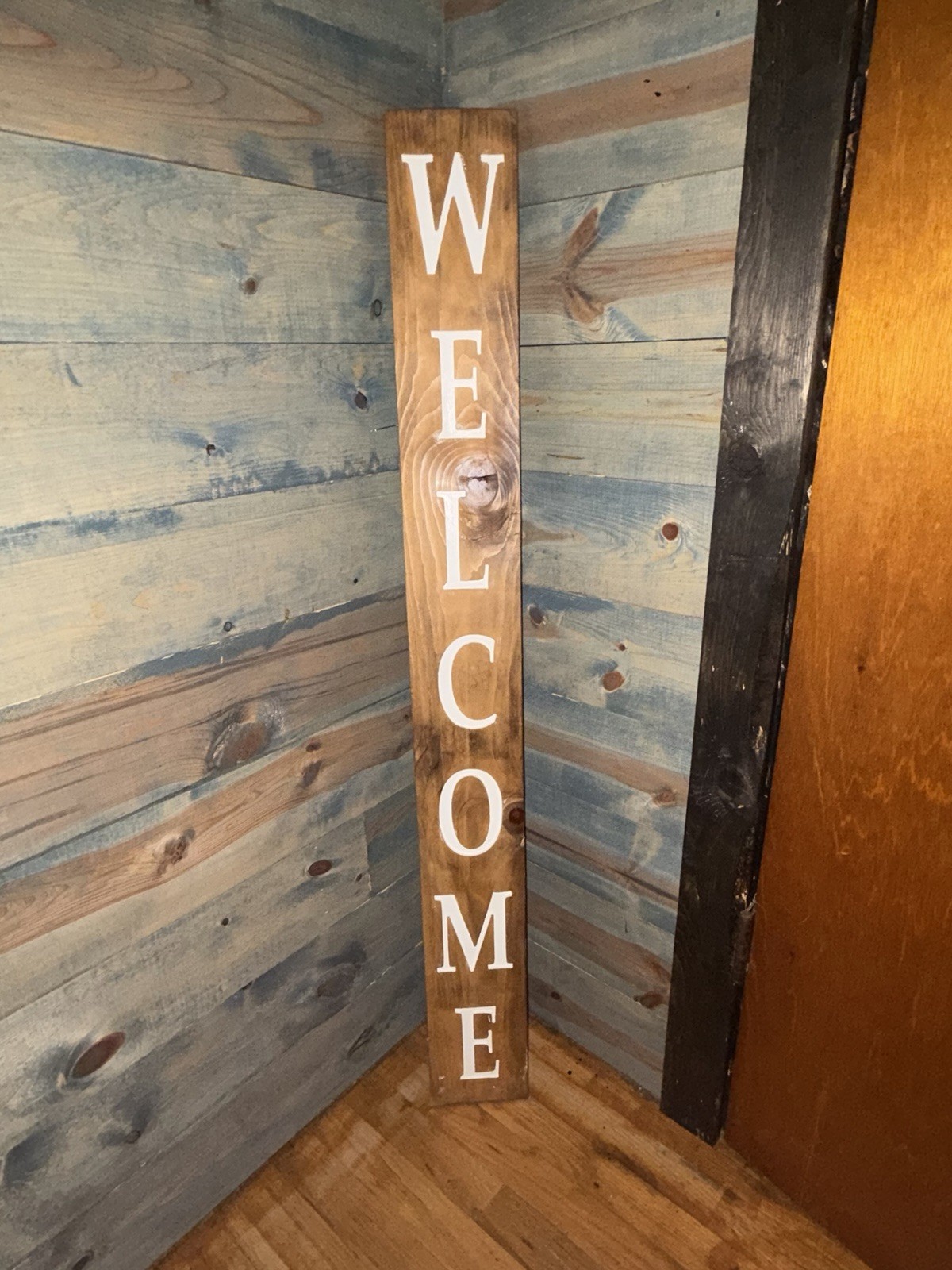 Rustic Wooden ‘WELCOME’ Vertical Porch/Entryway Sign, Brown/White Rectangle