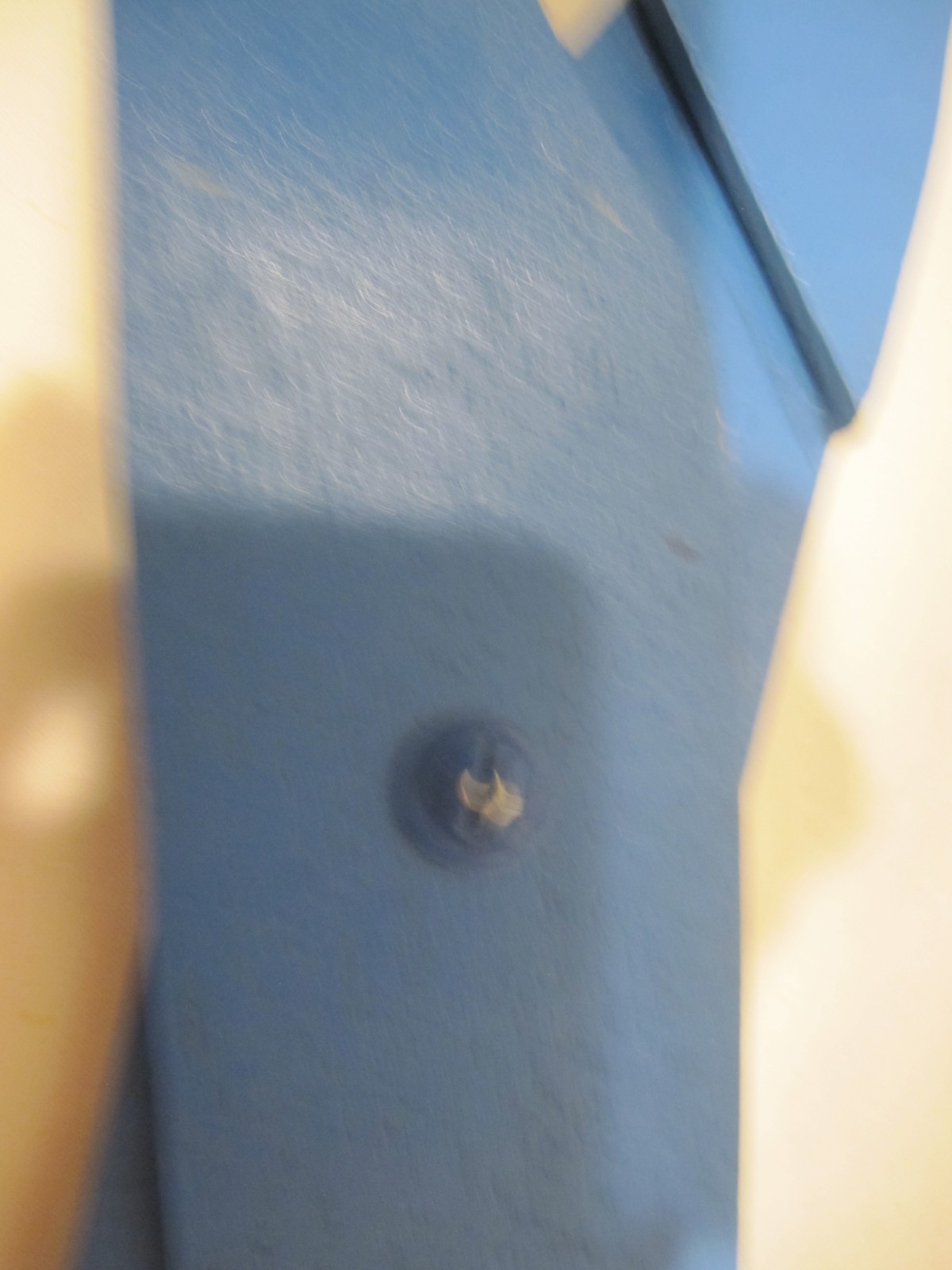 Vtg Craft Room Sewing 20″ Giant Wood Sissors & Cast Aluminum Thimble Wall Pocket